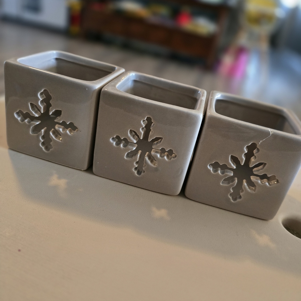Ceramic Snowflake Containers Set Of 3 - Picture 2 of 6